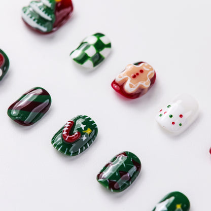 Close-up of Oh Santa Natural Press-On Nails – Reusable, Durable Fake Nails with Christmas Design